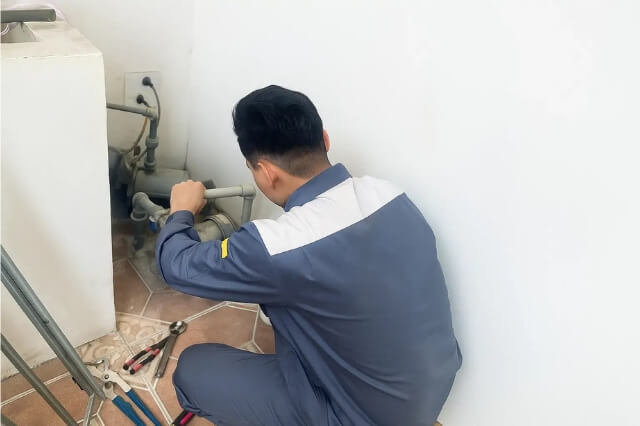 Sửa máy bơm bình tân