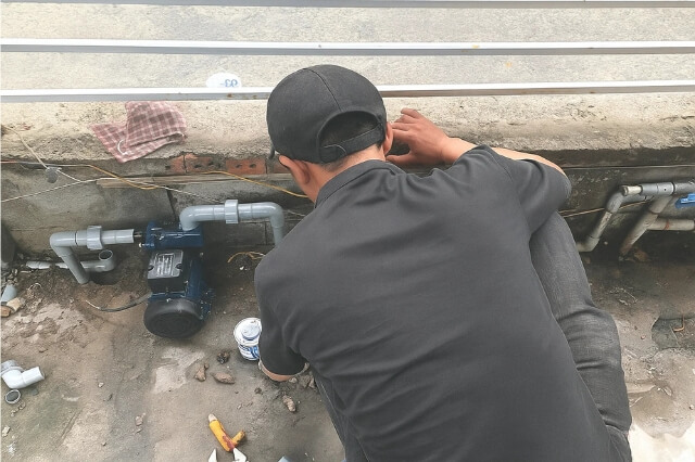 Sửa nước ở bình tân